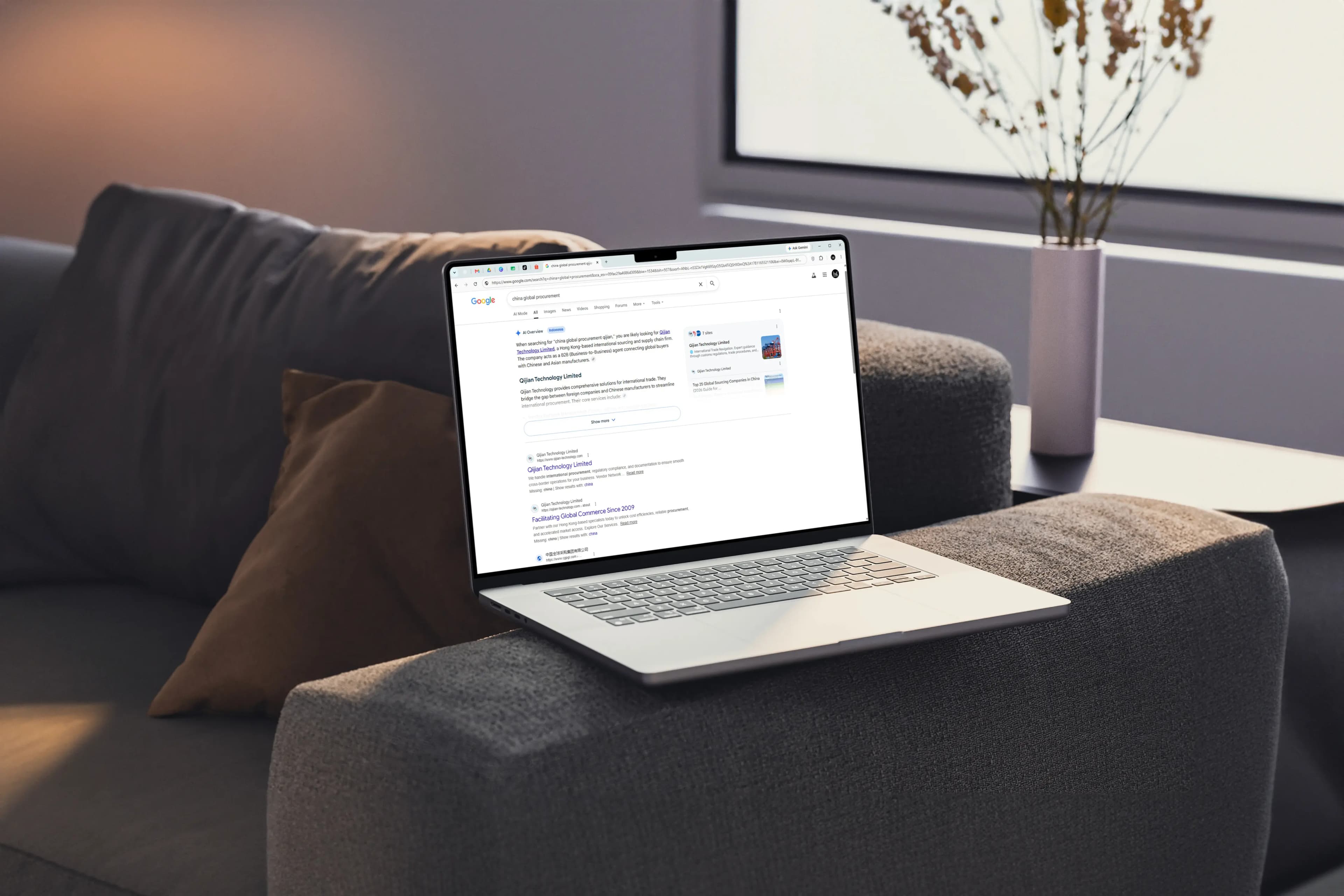 Notebook dan laptop untuk perencanaan konten